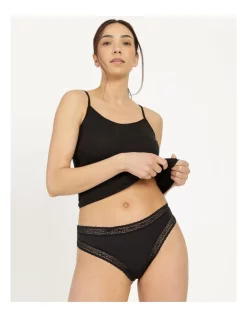 Brand new 💯 Soho Smooth Lace G-String In Black 🎁